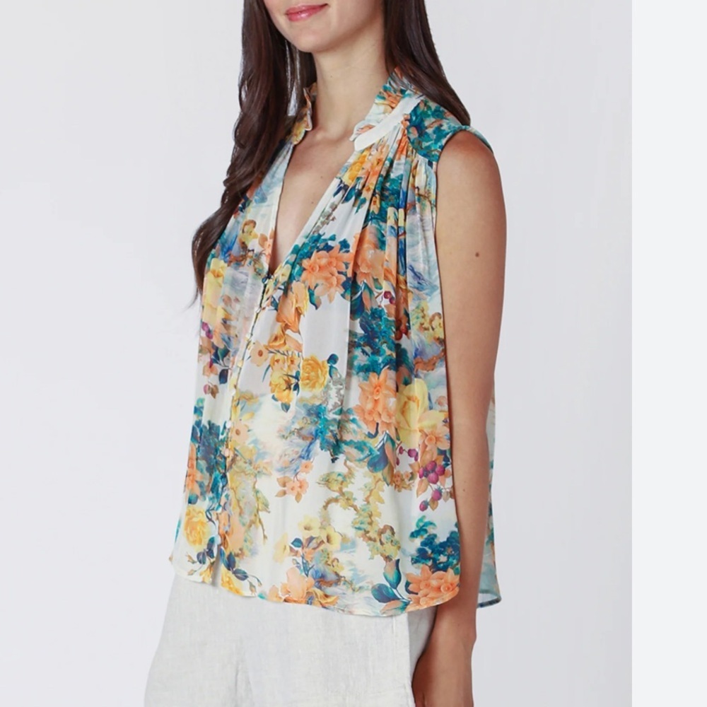Black Tape Sleeveless Floral Blouse covered buttons medium